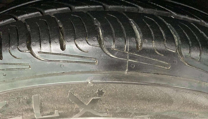 2018 Maruti Dzire VXI, Petrol, Manual, 90,472 km, Right Rear Tyre Tread