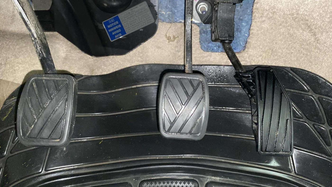 2018 Maruti Dzire VXI, Petrol, Manual, 90,472 km, Pedals