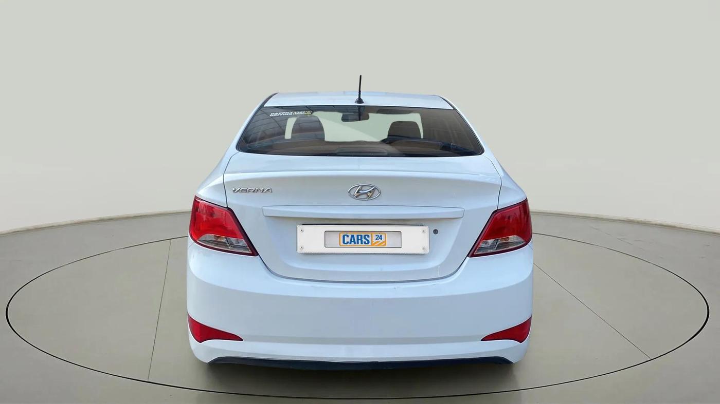 2015 Hyundai Verna FLUIDIC 4S 1.4 VTVT, Petrol, Manual, 35,379 km, Back/Rear
