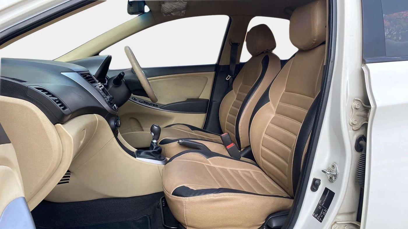 2015 Hyundai Verna FLUIDIC 4S 1.4 VTVT, Petrol, Manual, 35,379 km, Right Side Front Door Cabin