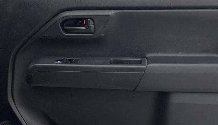 2020 Maruti New Wagon-R LXI 1.0, Petrol, Manual, 47,562 km, Driver Side Door Panels Control