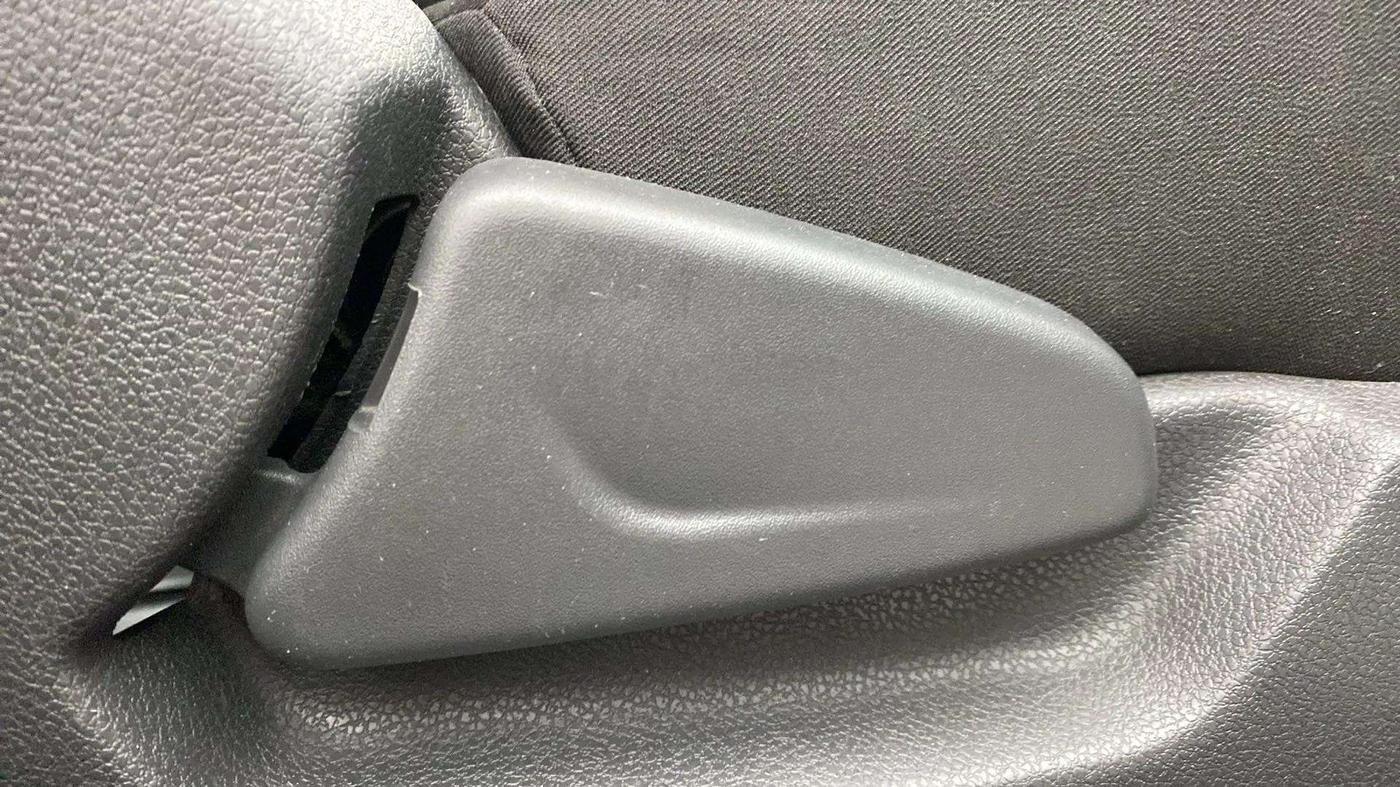 2016 Renault Kwid RXT 0.8, Petrol, Manual, 16,619 km, Driver Side Adjustment Panel