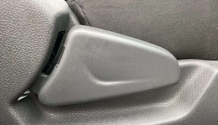2016 Renault Kwid RXT 0.8, Petrol, Manual, 16,619 km, Driver Side Adjustment Panel