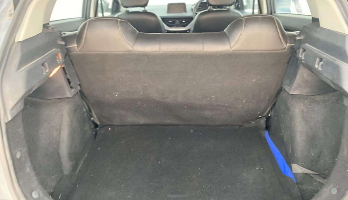 2022 Tata NEXON XM PLUS SUNROOF PETROL, Petrol, Manual, 30,697 km, Dicky (Boot door) - Parcel tray missing