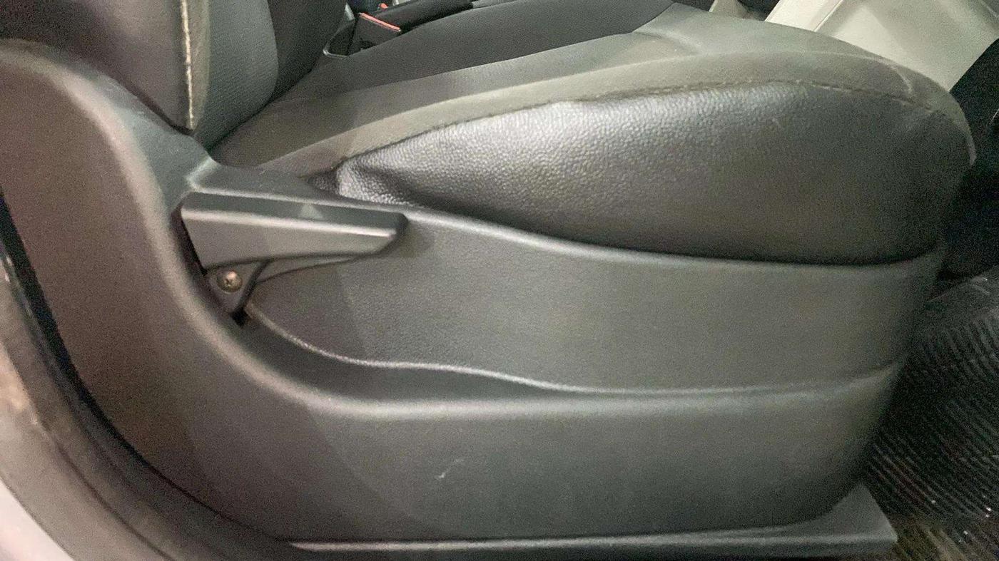 2018 Tata Tiago XT PETROL, Petrol, Manual, 78,301 km, Driver Side Adjustment Panel