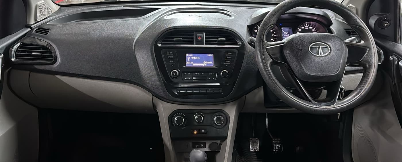 2018 Tata Tiago XT PETROL, Petrol, Manual, 78,301 km, Dashboard