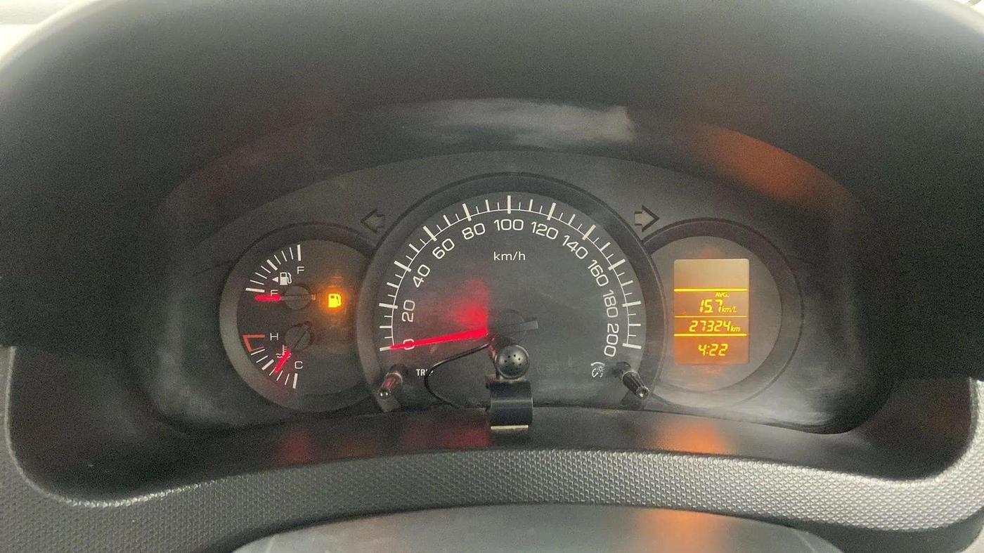 2017 Maruti Swift LXI (O), Petrol, Manual, 27,300 km, Odometer Image