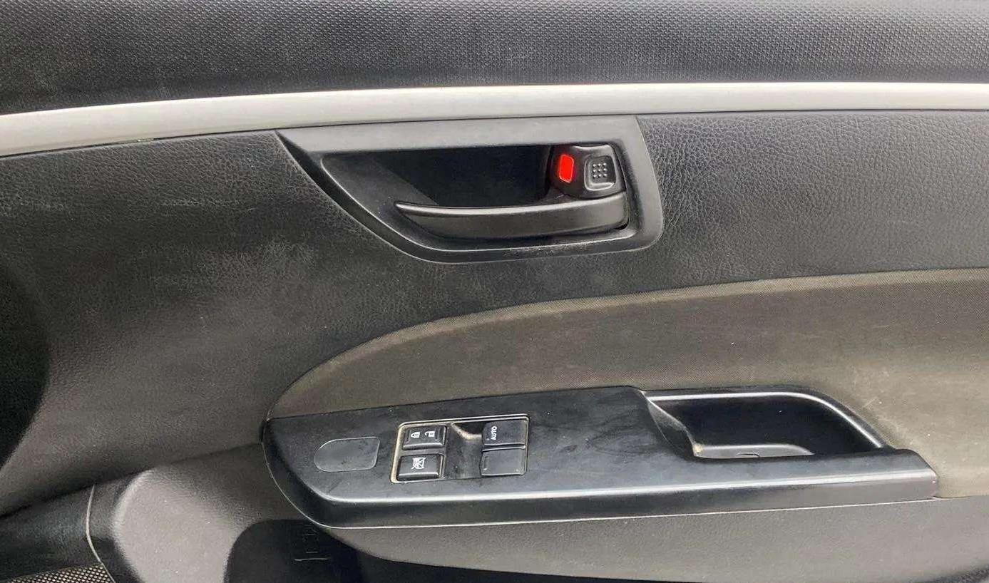 2017 Maruti Swift LXI (O), Petrol, Manual, 27,300 km, Driver Side Door Panels Control