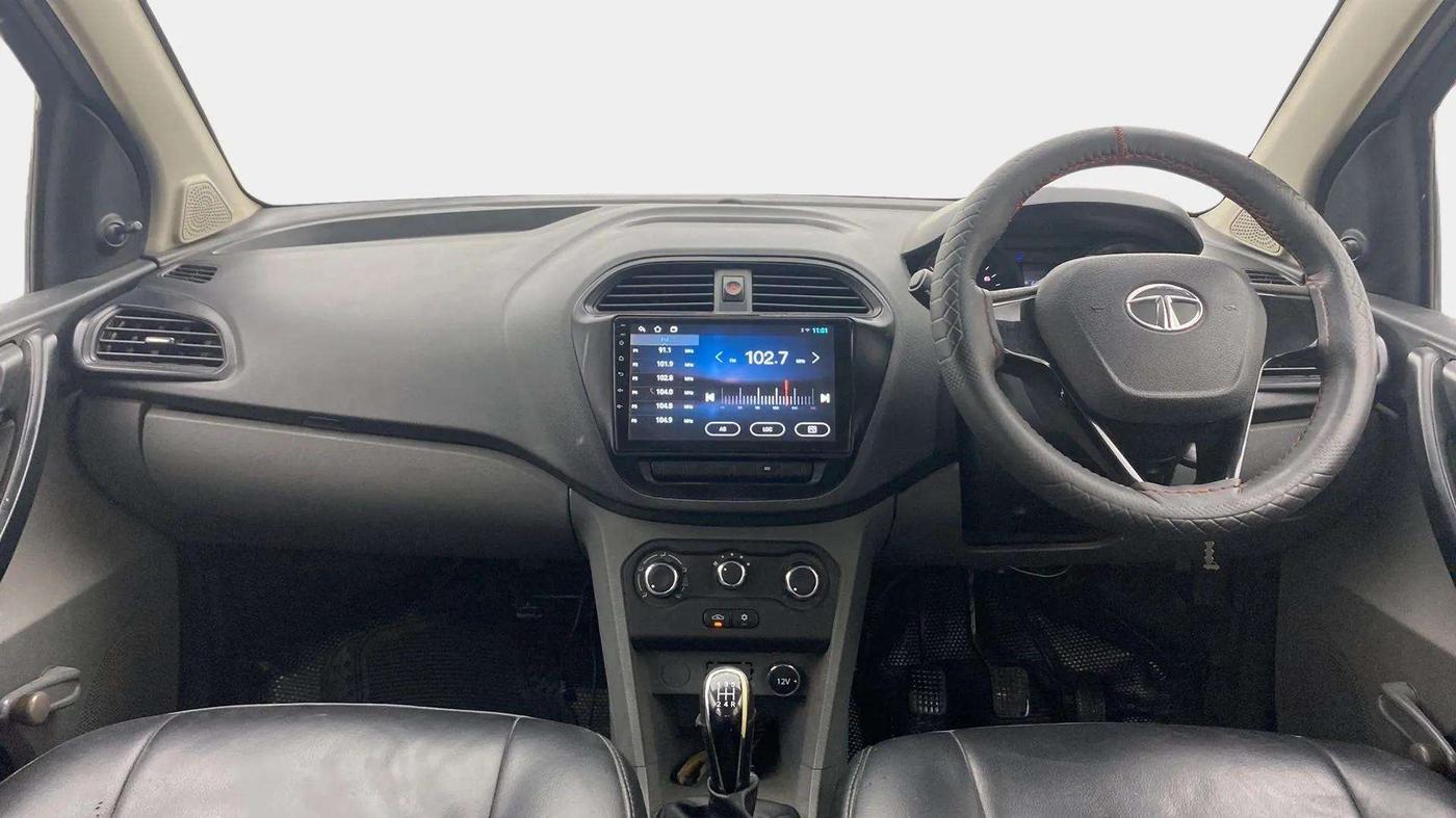 2017 Tata TIGOR XE PETROL, Petrol, Manual, 64,235 km, Dashboard