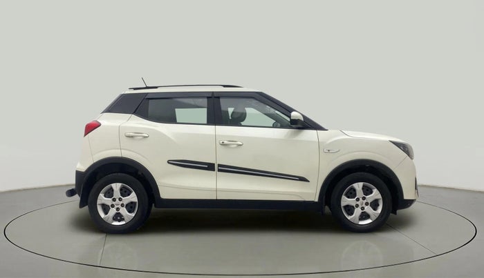 2021 Mahindra XUV300 W6 1.2 PETROL AMT, Petrol, Automatic, 75,377 km, Right Side View