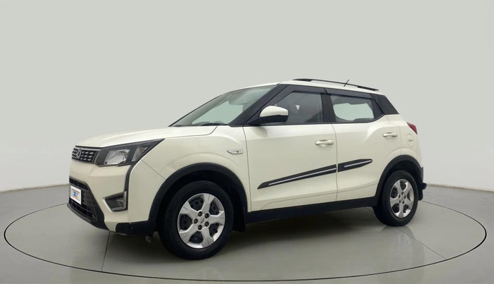 2021 Mahindra XUV300 W6 1.2 PETROL AMT, Petrol, Automatic, 75,377 km, Left Front Diagonal