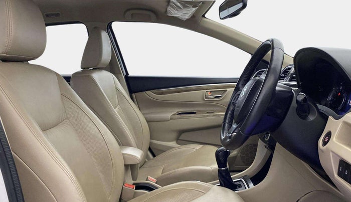 2021 Maruti Ciaz ALPHA  AT 1.5 SHVS PETROL, Petrol, Automatic, 53,966 km, Right Side Front Door Cabin