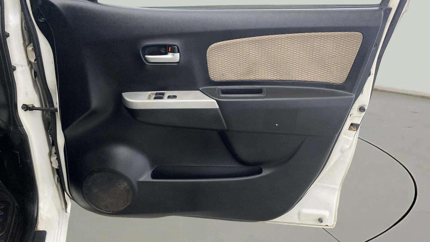 2018 Maruti Wagon R 1.0 LXI CNG, CNG, Manual, 83,706 km, Driver Side Door Panels Control