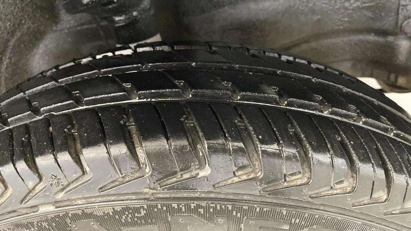 2018 Maruti Wagon R 1.0 LXI CNG, CNG, Manual, 83,706 km, Right Front Tyre Tread
