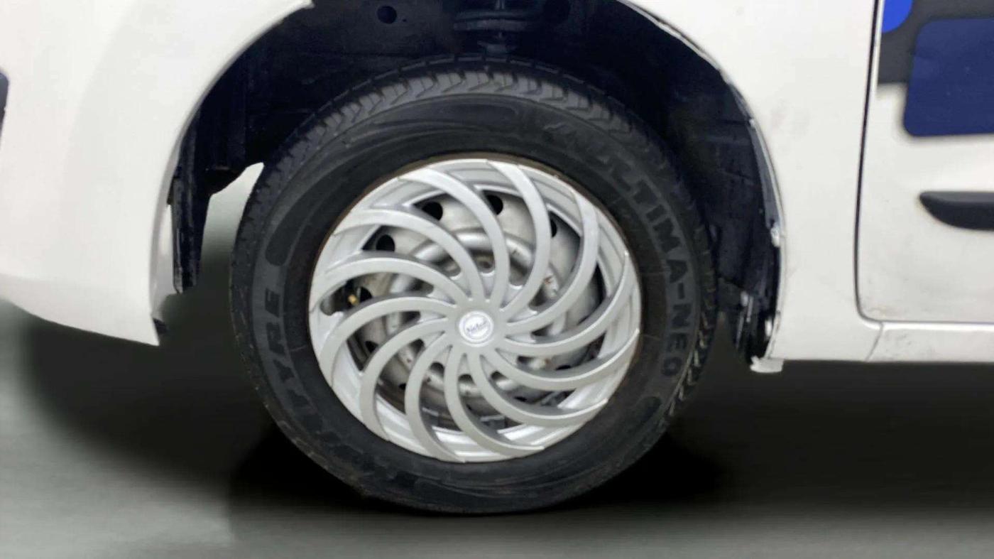 2018 Maruti Wagon R 1.0 LXI CNG, CNG, Manual, 83,706 km, Right Rear Wheel