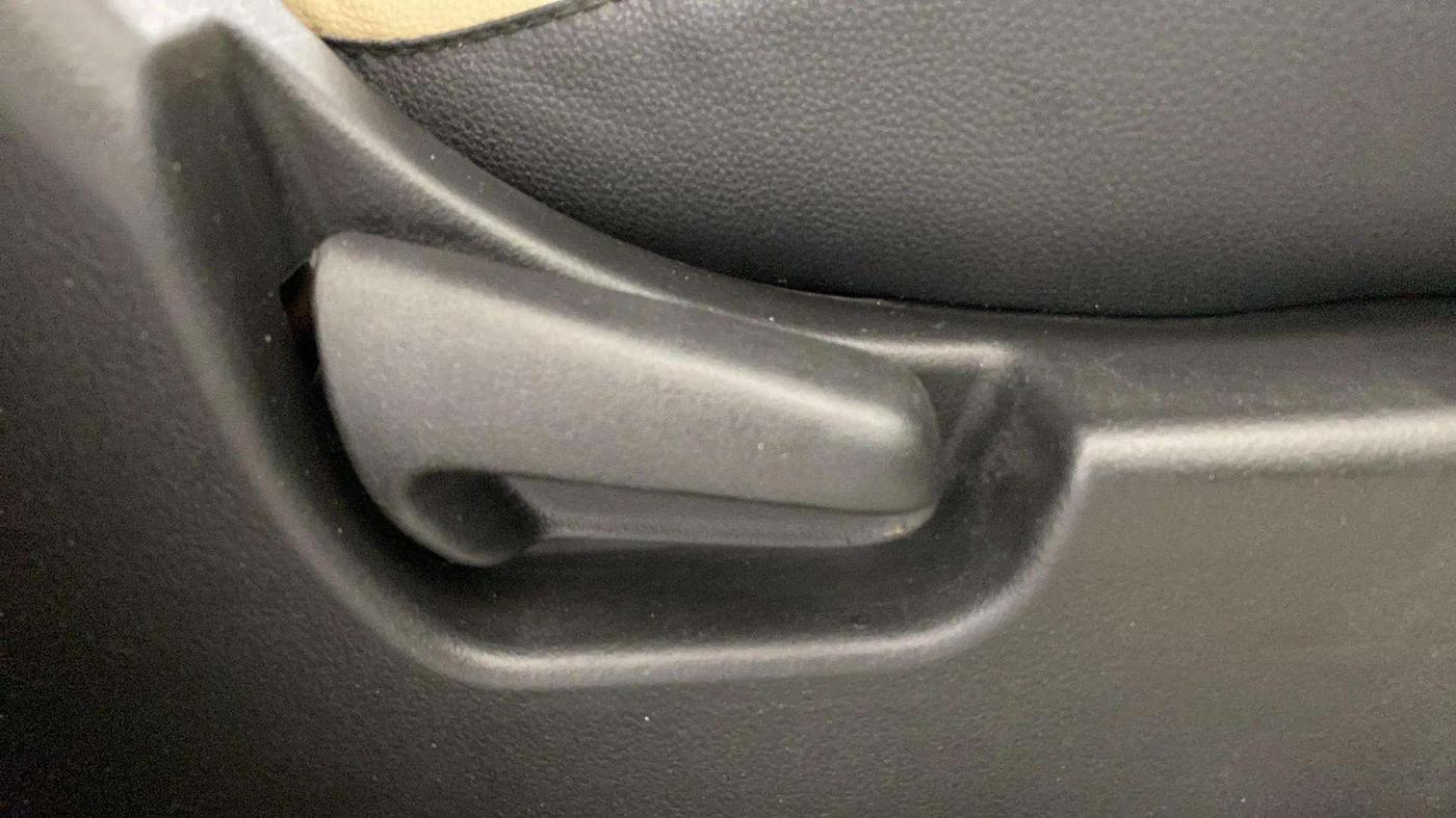 2018 Maruti Wagon R 1.0 LXI CNG, CNG, Manual, 83,706 km, Driver Side Adjustment Panel
