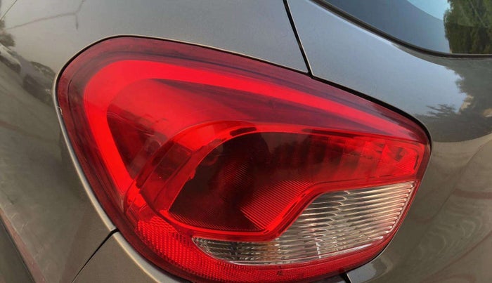 2015 Renault Kwid RXL, Petrol, Manual, 45,349 km, Left tail light - Minor scratches