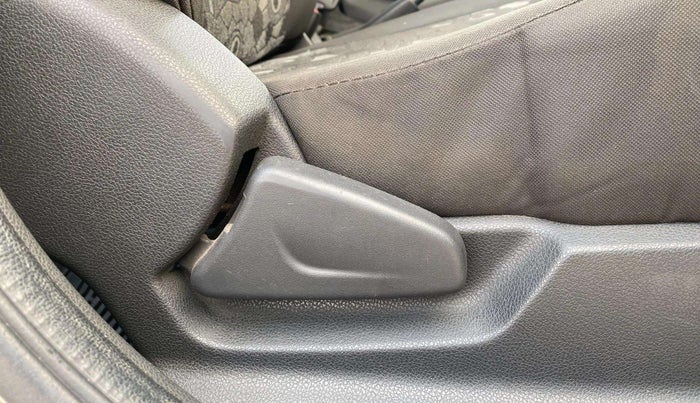 2015 Renault Kwid RXL, Petrol, Manual, 45,349 km, Driver Side Adjustment Panel