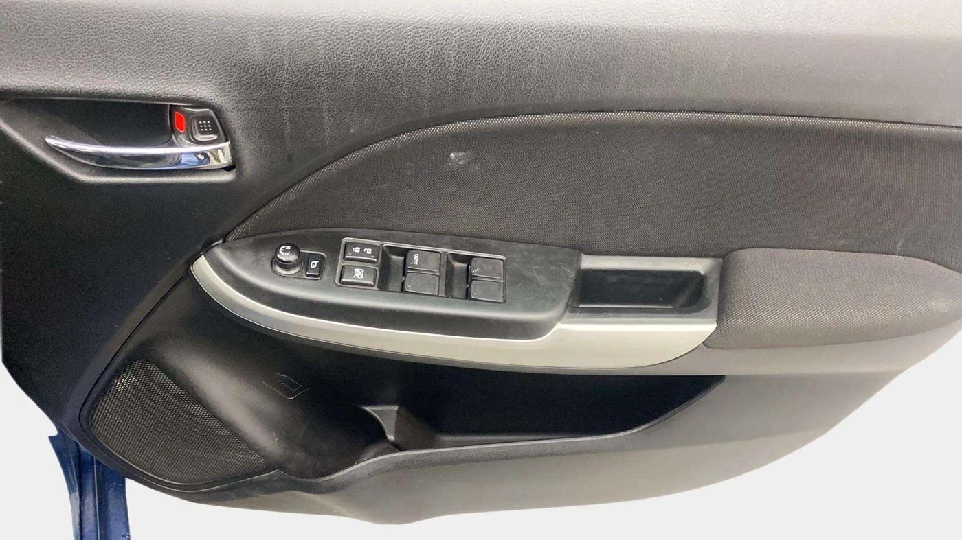 2017 Maruti Baleno DELTA PETROL 1.2, Petrol, Manual, 33,308 km, Driver Side Door Panels Control