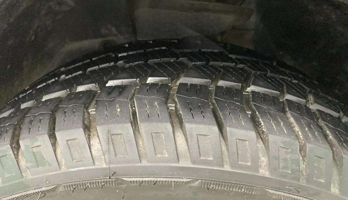 2020 Mahindra XUV500 W9, Diesel, Manual, 57,760 km, Left Front Tyre Tread