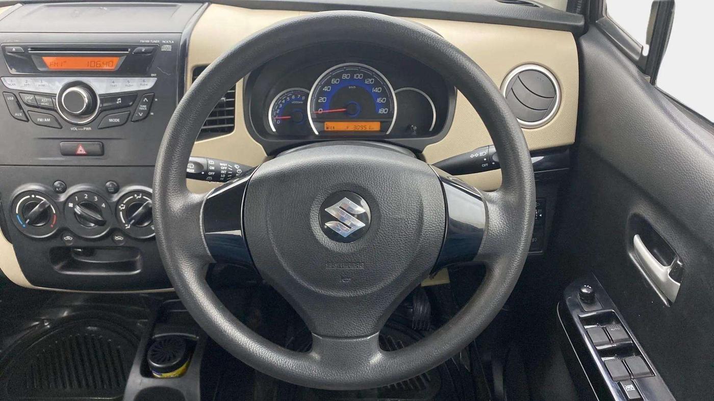 2018 Maruti Wagon R 1.0 VXI OPT, Petrol, Manual, 30,927 km, Steering Wheel Close Up