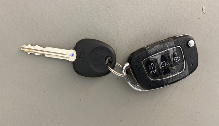 2020 Hyundai GRAND I10 NIOS SPORTZ AMT 1.2 KAPPA VTVT, Petrol, Automatic, 20,185 km, Key Close Up