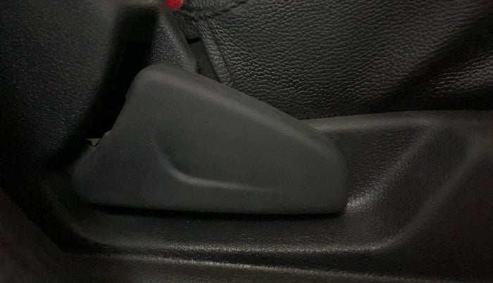 2016 Renault Kwid RXT 0.8, Petrol, Manual, 60,531 km, Driver Side Adjustment Panel