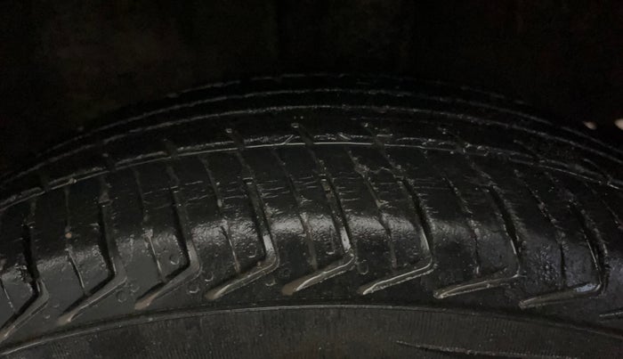 2016 Renault Kwid RXT 0.8, Petrol, Manual, 60,531 km, Left Rear Tyre Tread