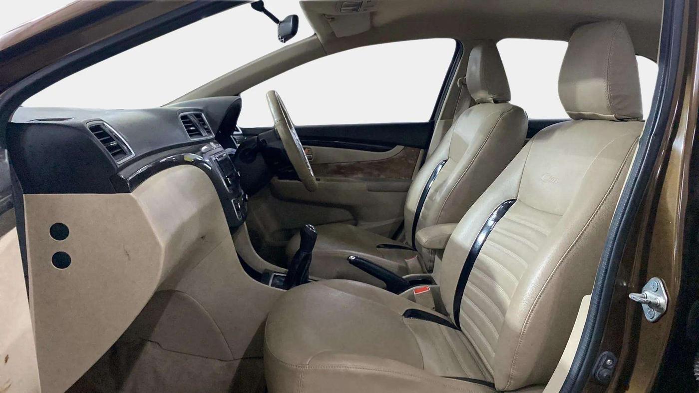 2016 Maruti Ciaz VDI+ SHVS, Diesel, Manual, 48,309 km, Right Side Front Door Cabin