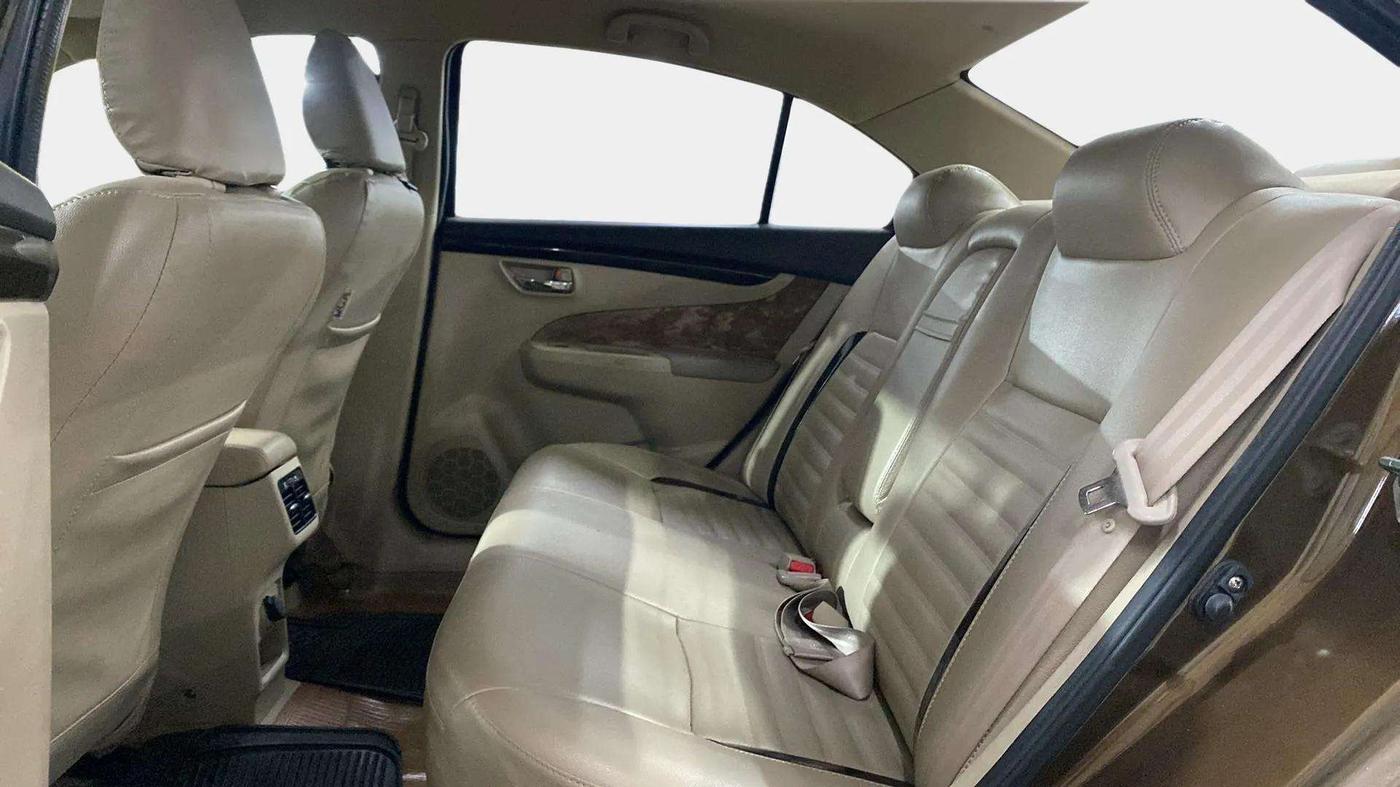 2016 Maruti Ciaz VDI+ SHVS, Diesel, Manual, 48,309 km, Right Side Rear Door Cabin
