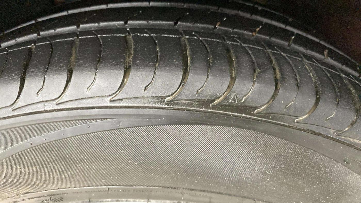 2020 Hyundai VENUE S 1.2, Petrol, Manual, 71,112 km, Right Front Tyre Tread
