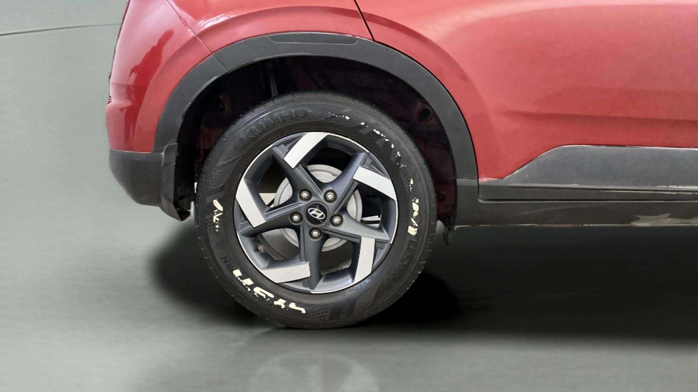2020 Hyundai VENUE S 1.2, Petrol, Manual, 71,112 km, Right Rear Wheel