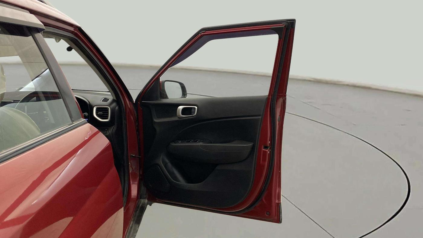 2020 Hyundai VENUE S 1.2, Petrol, Manual, 71,112 km, RHS Front Door