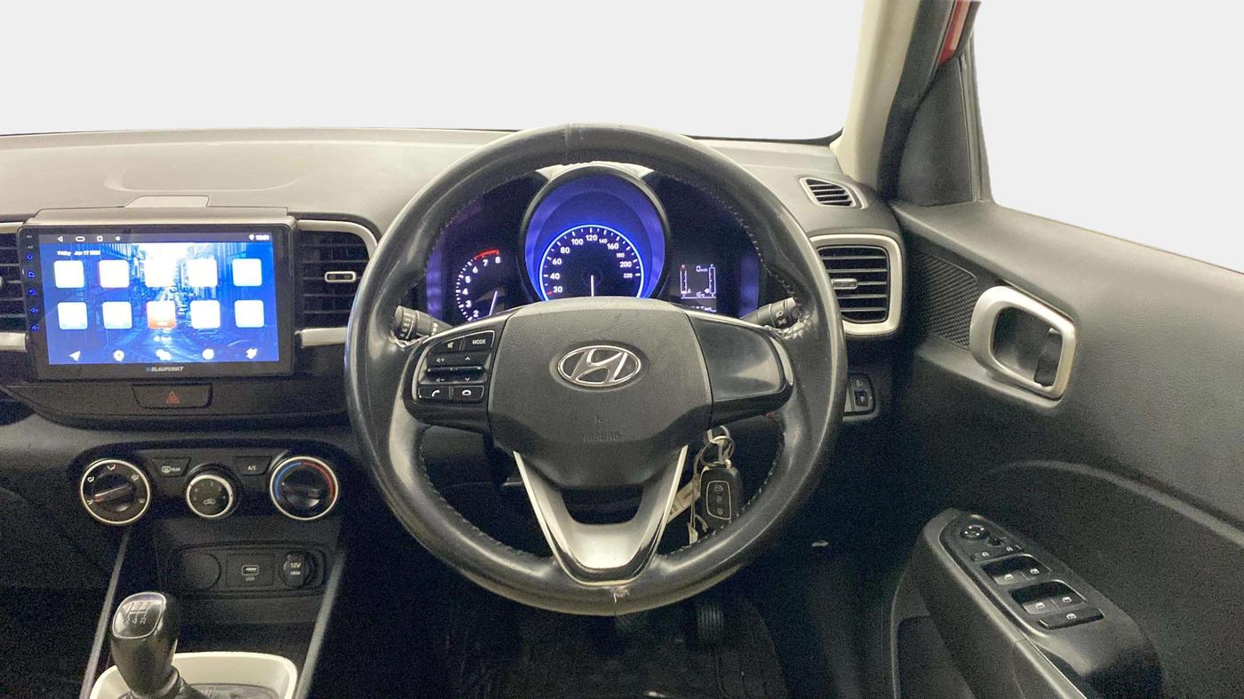 2020 Hyundai VENUE S 1.2, Petrol, Manual, 71,112 km, Steering Wheel Close Up