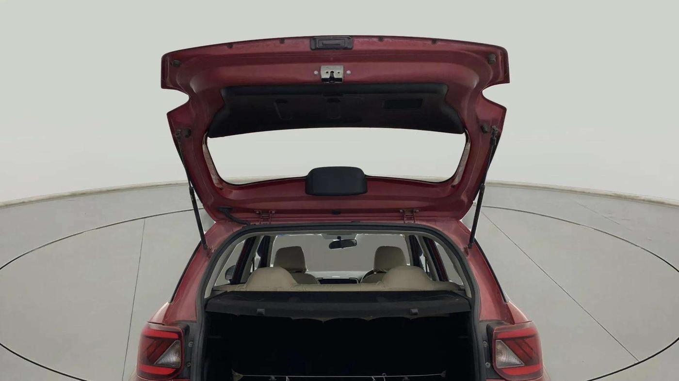 2020 Hyundai VENUE S 1.2, Petrol, Manual, 71,112 km, Boot Door Open
