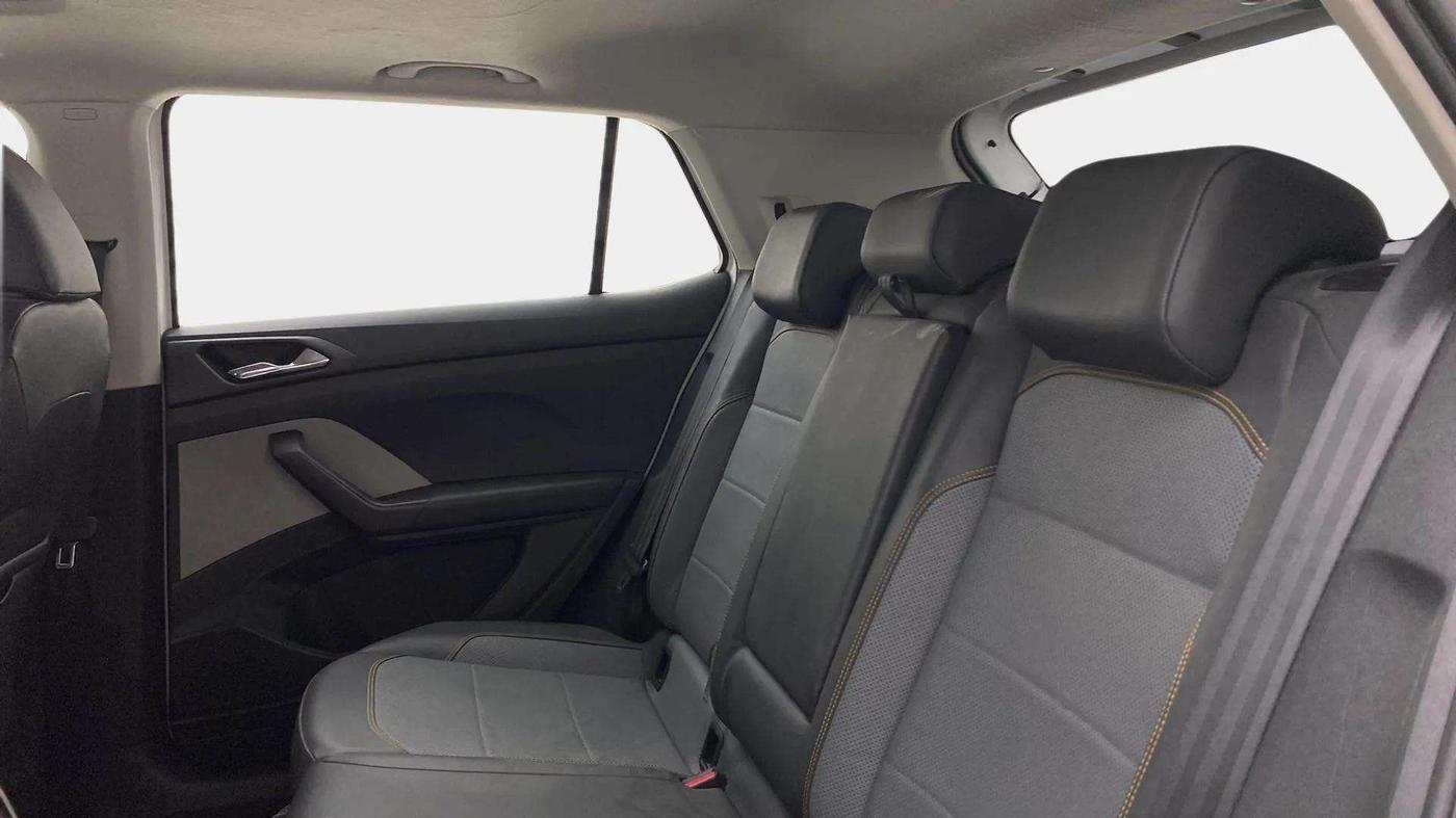 2022 Skoda KUSHAQ STYLE 1.5L TSI DSG (6 AIRBAGS), Petrol, Automatic, 63,714 km, Right Side Rear Door Cabin
