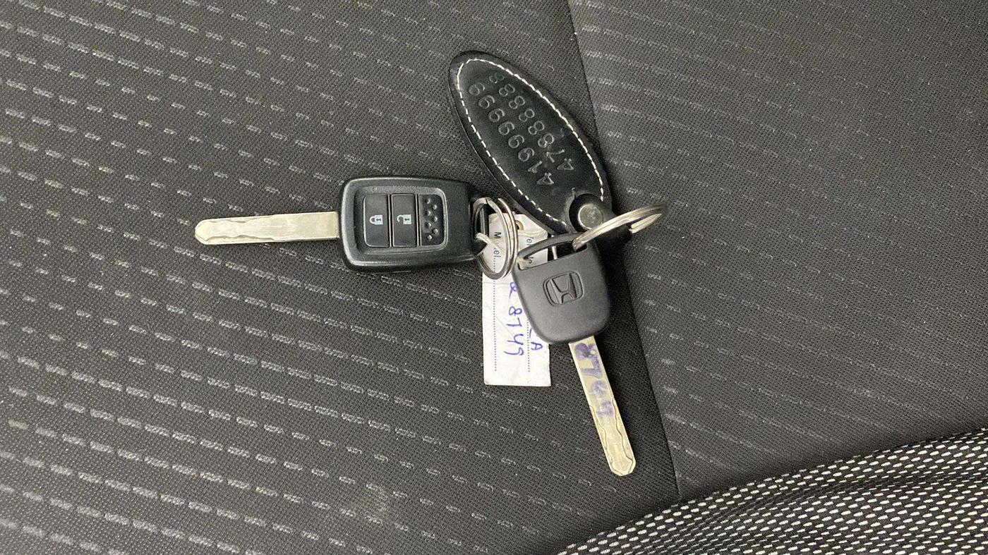 2017 Honda WR-V 1.2L I-VTEC VX MT, Petrol, Manual, 70,763 km, Key Close Up
