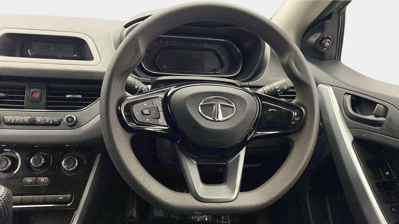 2020 Tata NEXON XM SUNROOF PETROL, Petrol, Manual, 53,641 km, Steering Wheel Close Up