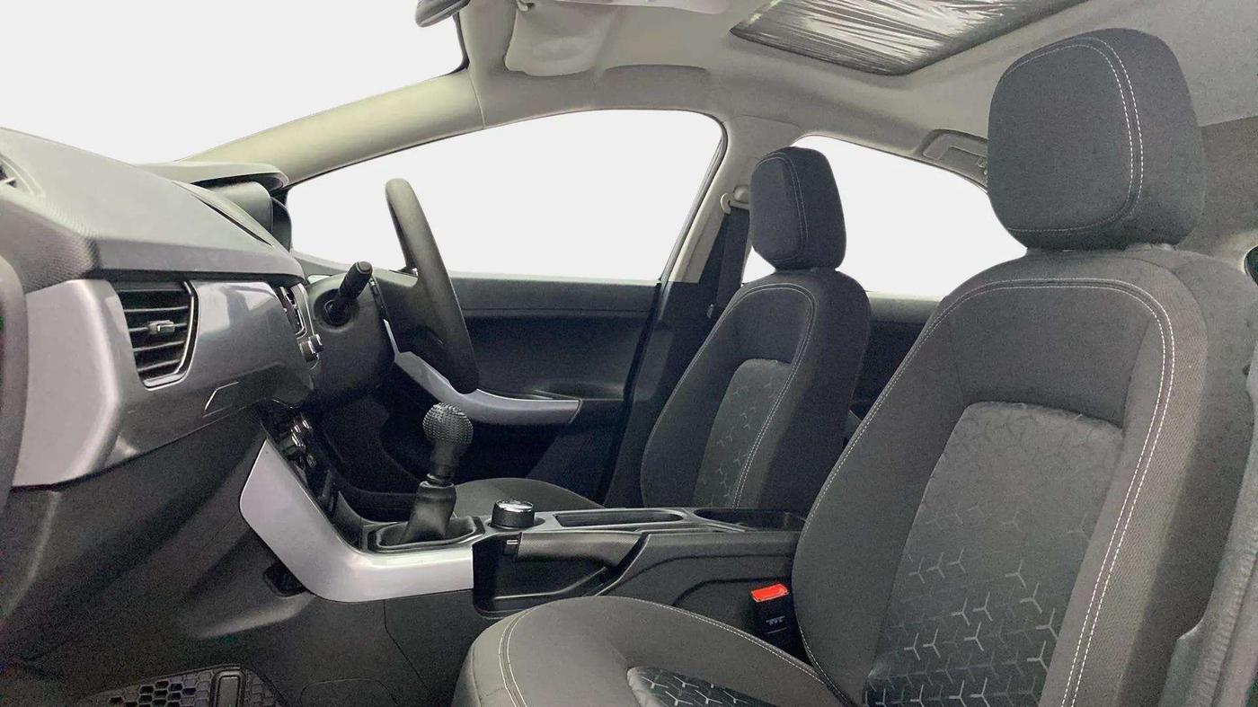 2020 Tata NEXON XM SUNROOF PETROL, Petrol, Manual, 53,641 km, Right Side Front Door Cabin