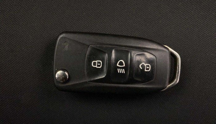 2020 Tata NEXON XM SUNROOF PETROL, Petrol, Manual, 53,641 km, Key Close Up