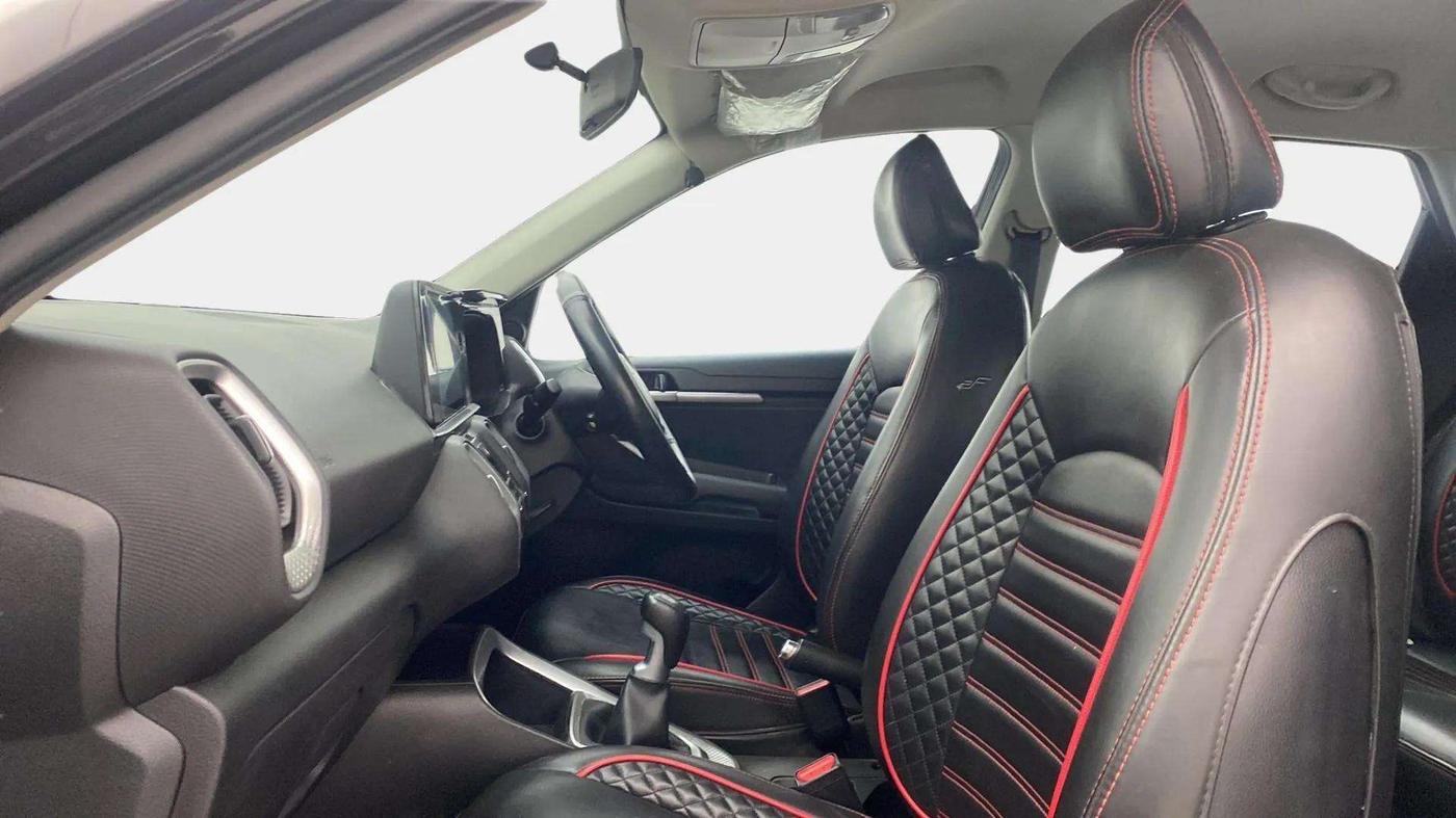 2022 KIA SONET HTK PLUS 1.5, Diesel, Manual, 42,751 km, Right Side Front Door Cabin