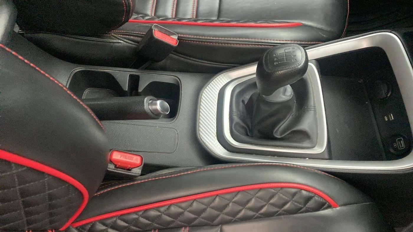 2022 KIA SONET HTK PLUS 1.5, Diesel, Manual, 42,751 km, Gear Lever