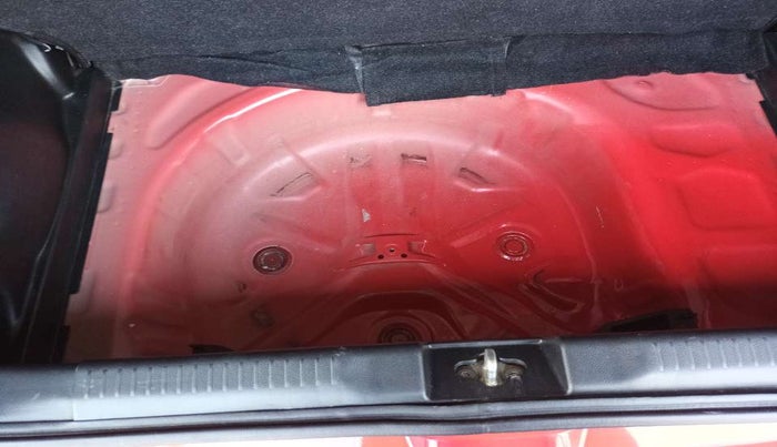 2021 Maruti Swift VXI, Petrol, Manual, 19,240 km, Boot floor - Slightly dented