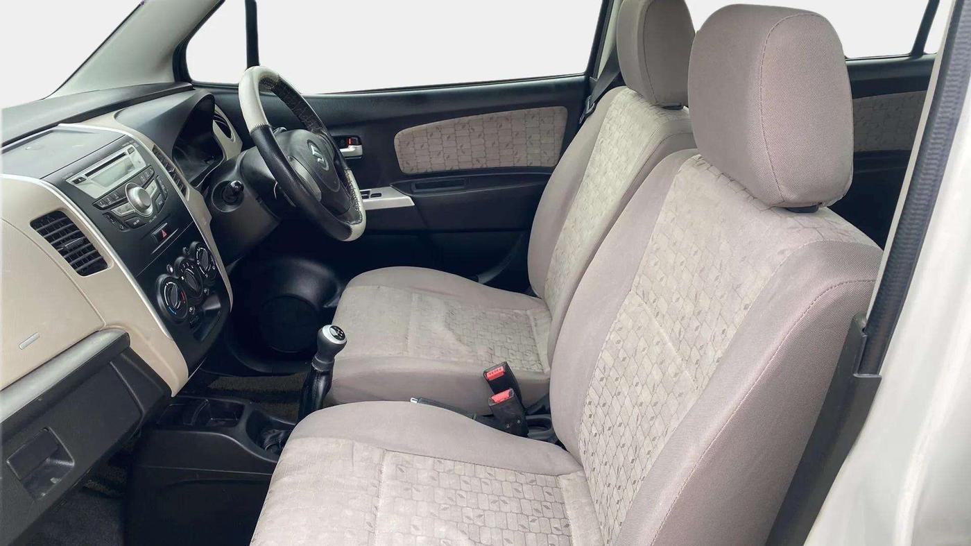 2016 Maruti Wagon R 1.0 VXI, Petrol, Manual, 96,904 km, Right Side Front Door Cabin