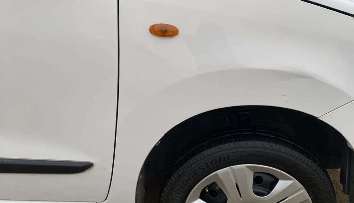 2016 Maruti Wagon R 1.0 VXI, Petrol, Manual, 96,854 km, Right fender - Slightly dented