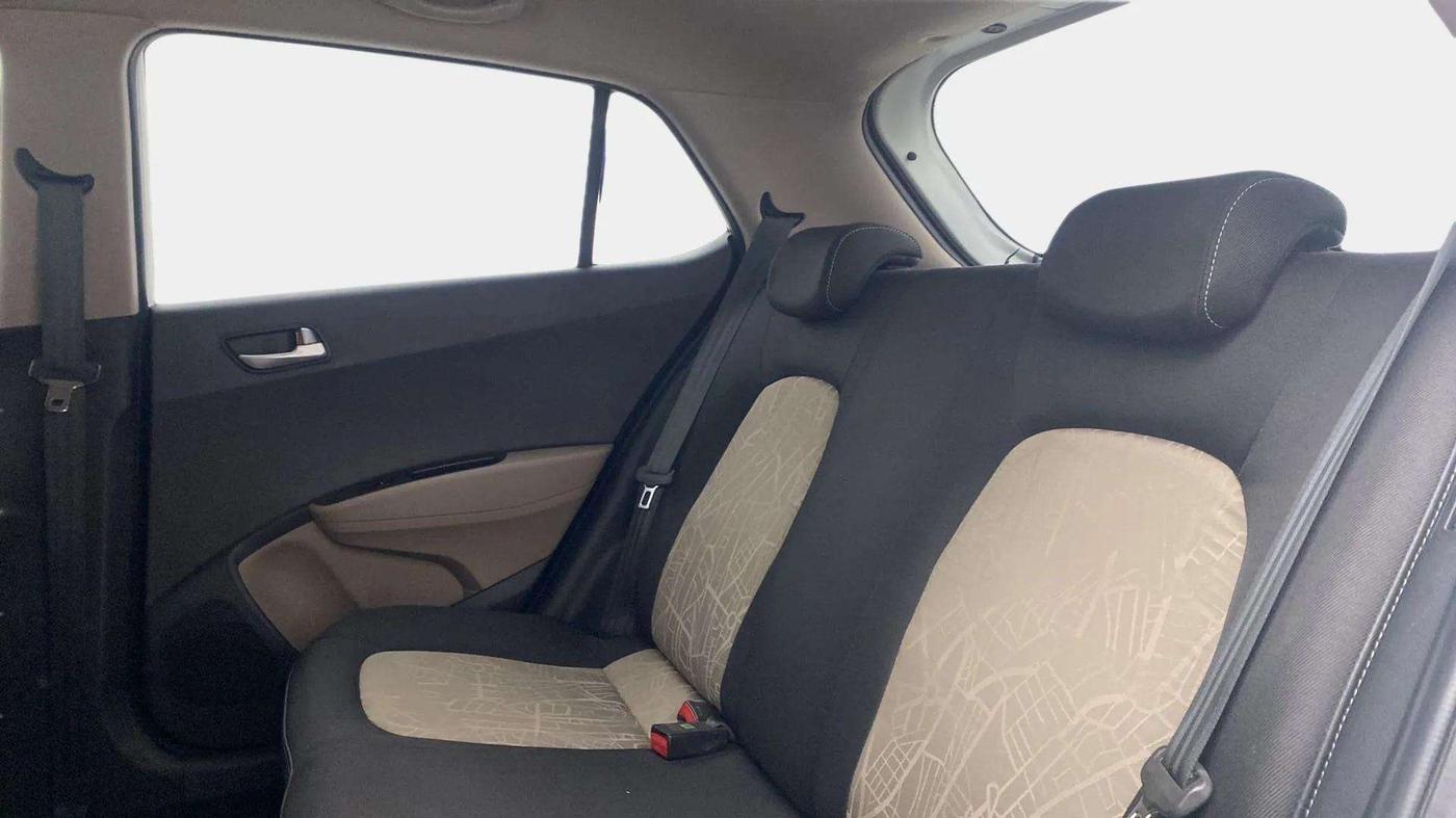 2016 Hyundai Grand i10 ASTA 1.2 KAPPA VTVT, Petrol, Manual, 19,771 km, Right Side Rear Door Cabin