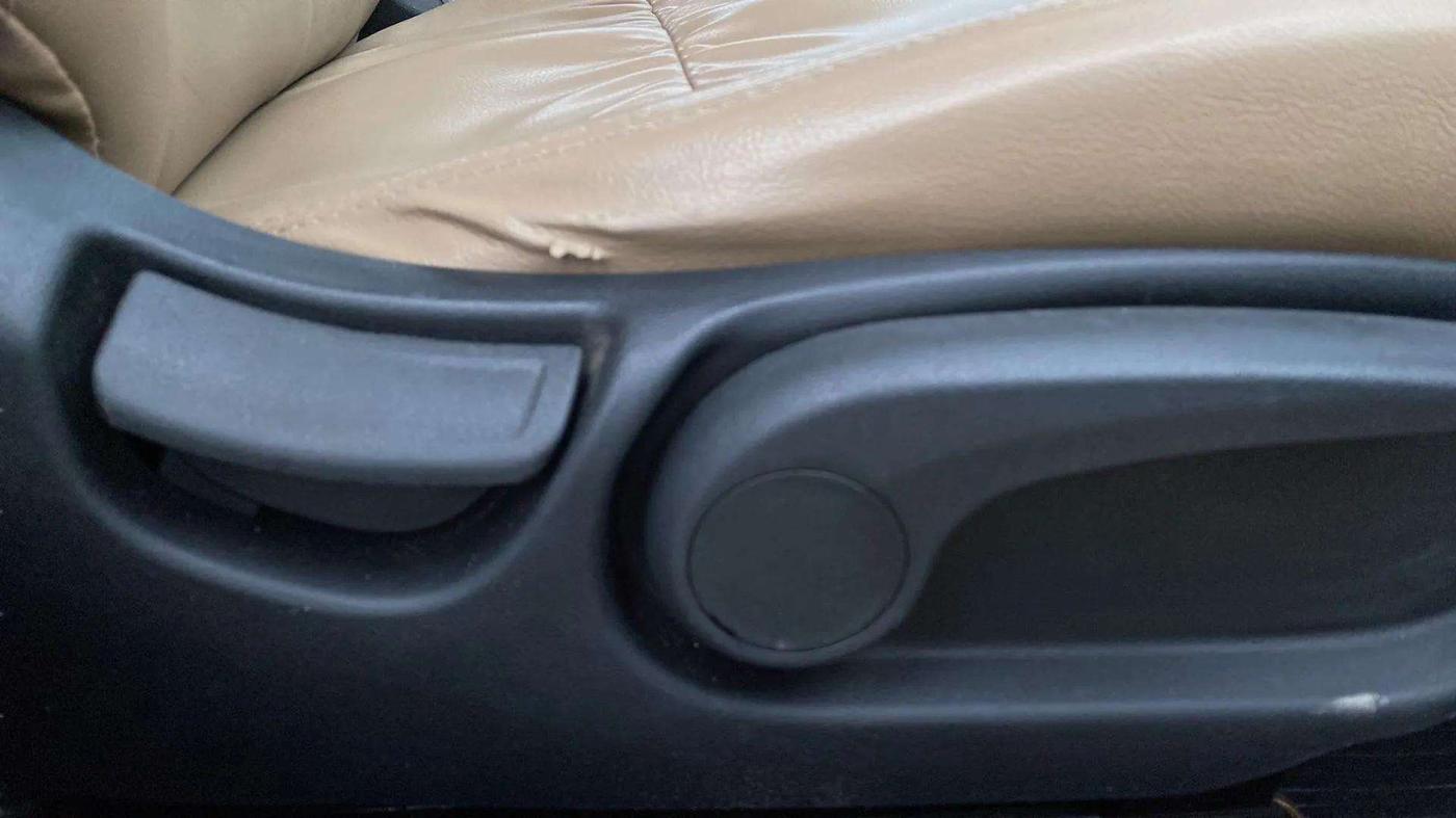 2019 Hyundai Verna 1.6 VTVT SX, Petrol, Manual, 55,976 km, Driver Side Adjustment Panel