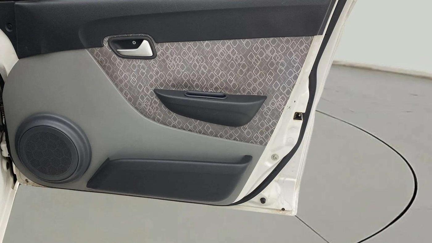 2018 Maruti Alto 800 LXI, Petrol, Manual, 26,951 km, Driver Side Door Panels Control
