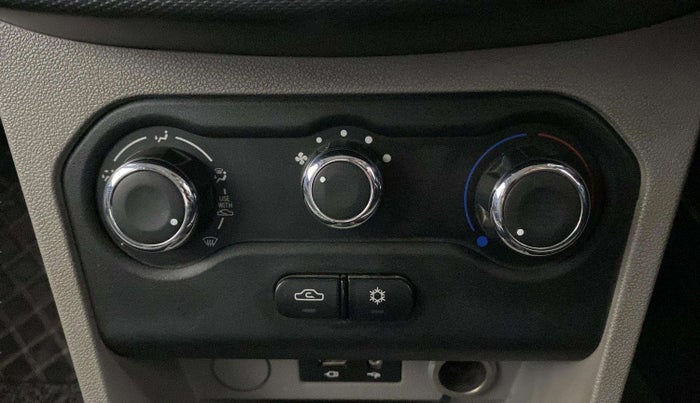 2017 Tata Tiago XZ PETROL, Petrol, Manual, 48,631 km, AC Unit - Front vent has minor damage