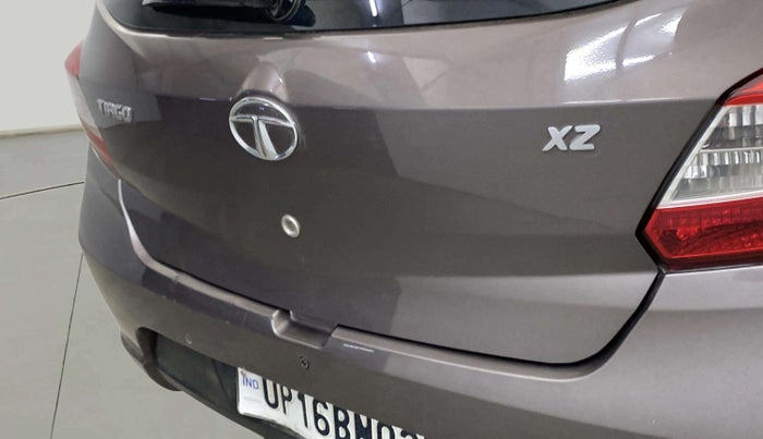 2017 Tata Tiago XZ PETROL, Petrol, Manual, 48,631 km, Dicky (Boot door) - Minor scratches